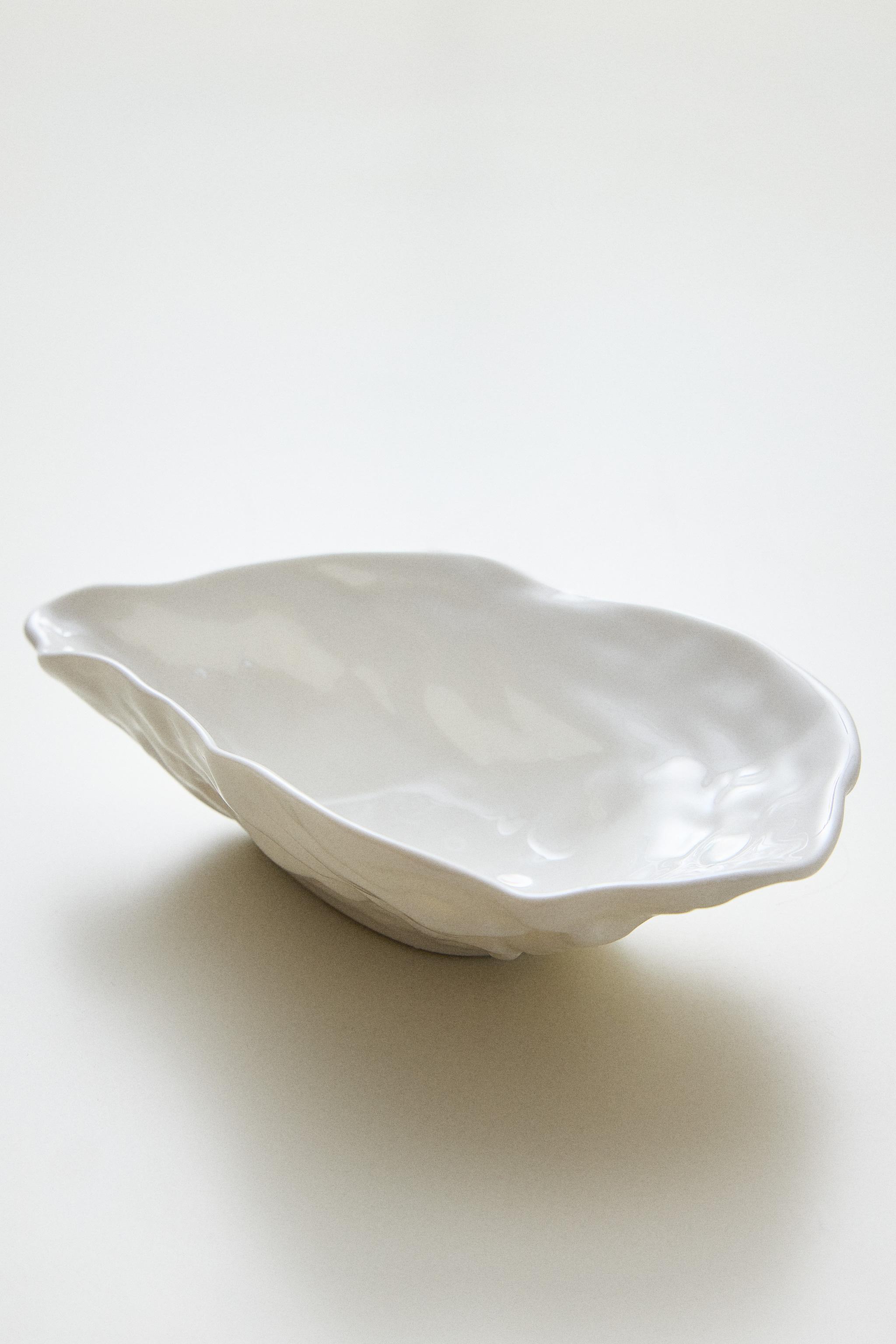 PETIT PLAT EN PORCELAINE COQUILLAGE